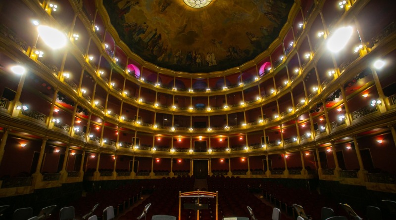 160 AÑOS DE TEATRO DEGOLLADO CON SUS CRÓNICAS OCULTAS
