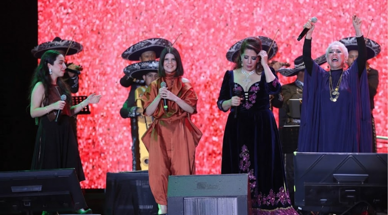 HOMENAJE MASIVO A CHAVELA VARGAS