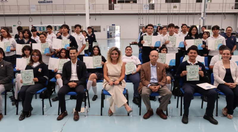 CAPACITAN A MÁS DE MIL ESTUDIANTES EN GUANAJUATO