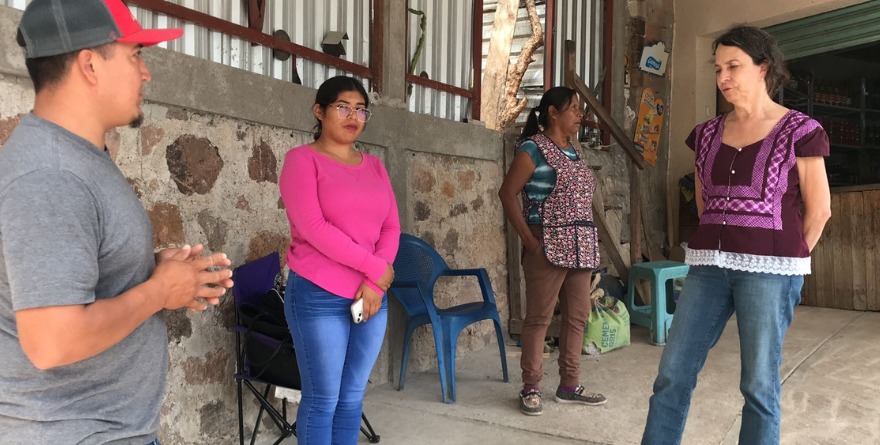 ATIENDEN EN SANTA CATARINA A MIGRANTE DEPORTADO Y A SU FAMILIA