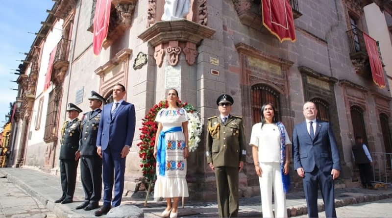 DESFILE CÍVICO MILITAR REÚNE A MÁS DE 2 MIL 700 PARTICIPANTES