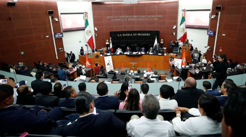 APRUEBAN LEGISLADORES LEY SOBRE NACIONALIDAD
