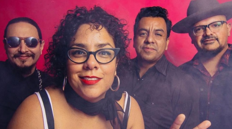 DE MANTELES LARGOS: ASÍ LUCE LA SANTA CECILIA