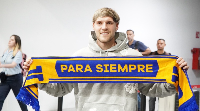 EMILIANO GÓMEZ ENTREGADO DE LLENO A LA CAMISETA FELINA