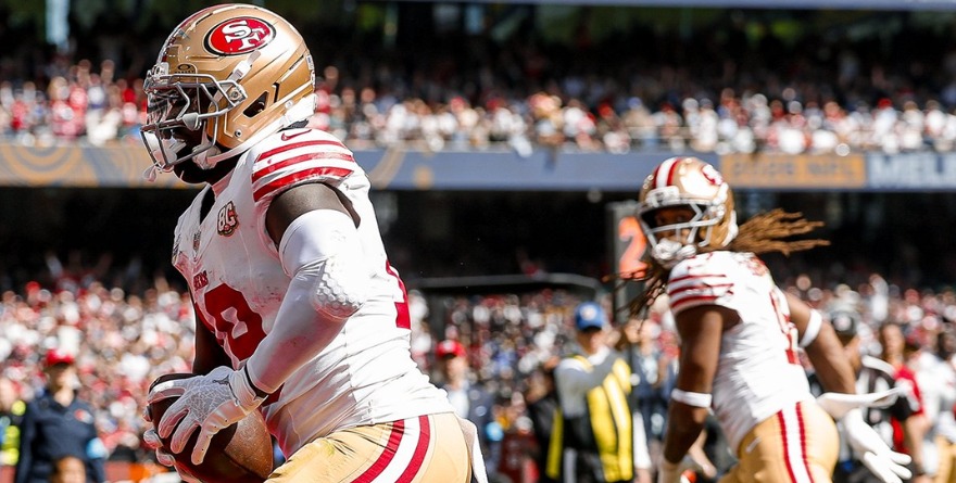 LOS 49ERS SUPERAN AMPLIAMENTE A LOS RAMS EN MELBOURNE