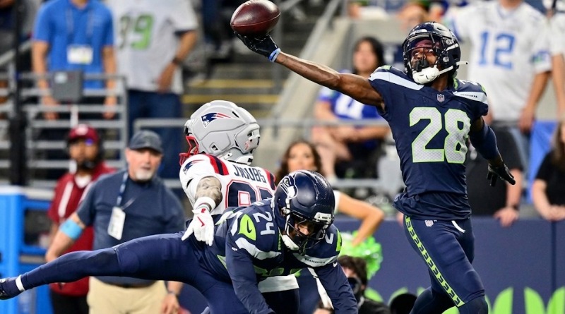 LOS SEAHAWKS SUPERAN A NEW ENGLAND EN LA JORNADA INICIAL