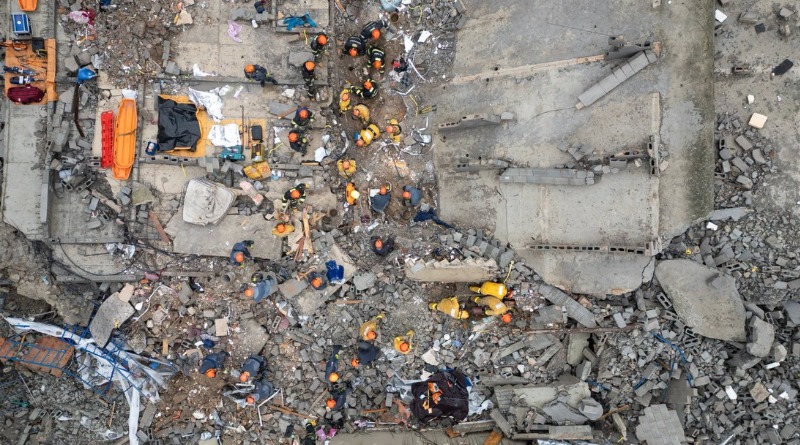 SEIS VÍCTIMAS MORTALES TRAS DERRUMBE EN SÃO PAULO