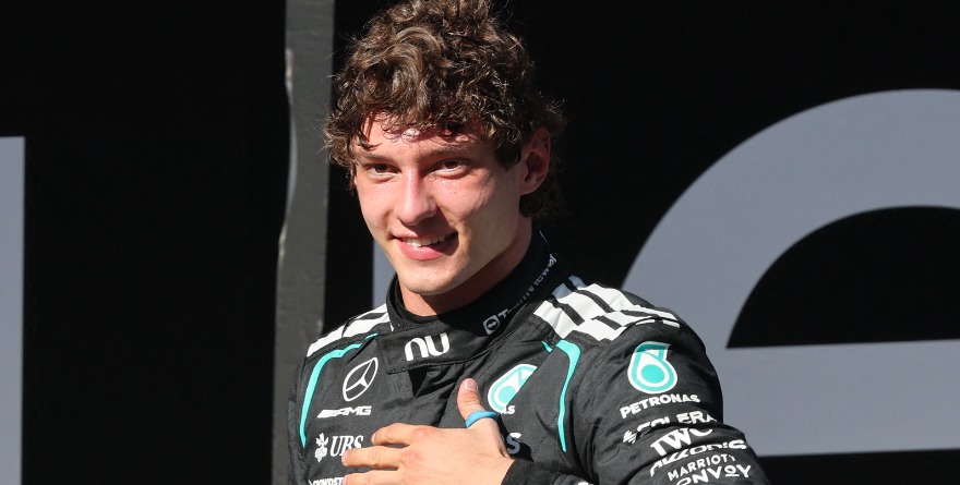 TRIUNFO DE ANTONELLI EN ESPAÑA CON RECONOCIMIENTO AL DESEMPEÑO DE NORRIS