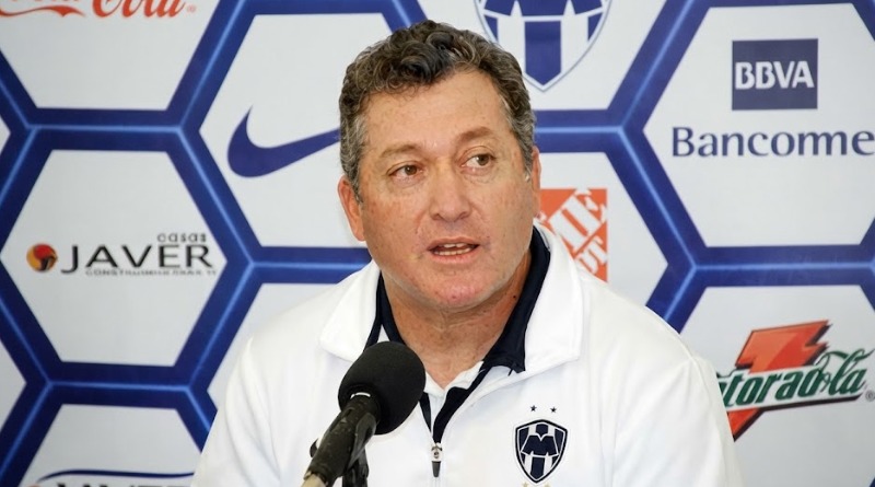 URDIALES TOMA LA DEFENSA DE VUCETICH
