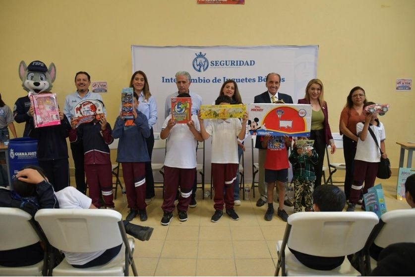 CREAN COMUNIDAD EN BALCONES
