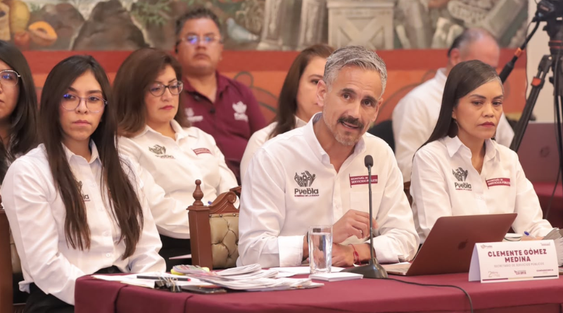 CLEMENTE GÓMEZ RINDE INFORME EN PUEBLA