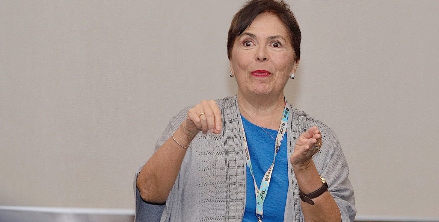 LOS JÓVENES DAN VOZ A SUS POEMAS