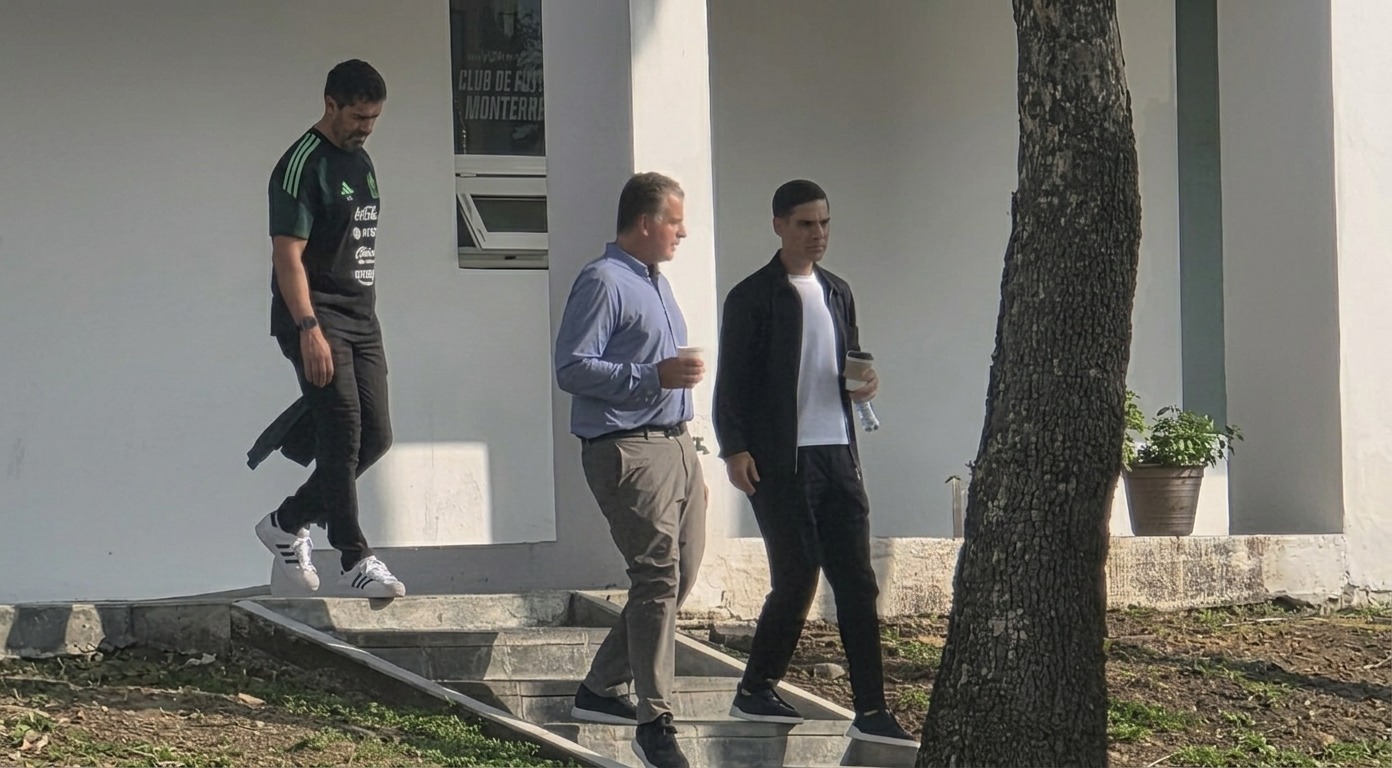 RAFA MÁRQUEZ VISITA PRÁCTICA DE RAYADOS