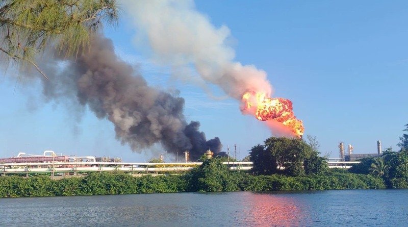REPORTAN INCENDIO EN DOS BOCAS