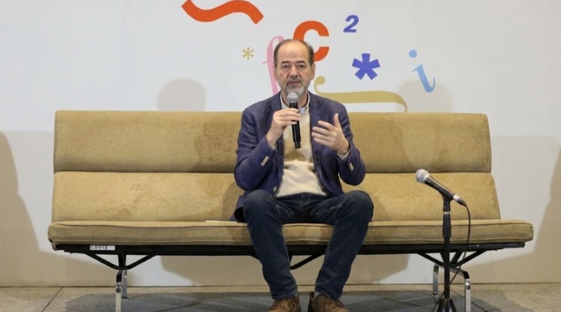 VILLORO HONRA A SU PADRE CON ‘EL PRINCIPITO’